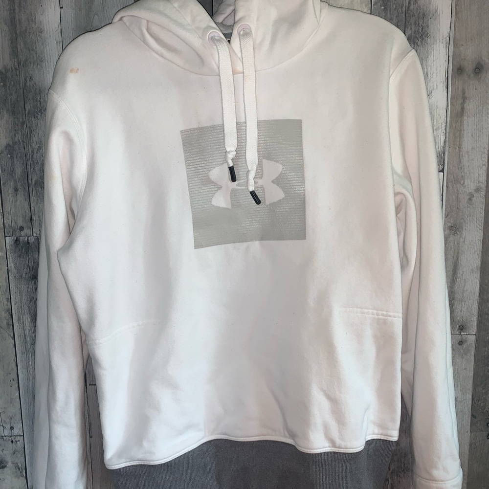 Woman’s under armour hoodie
